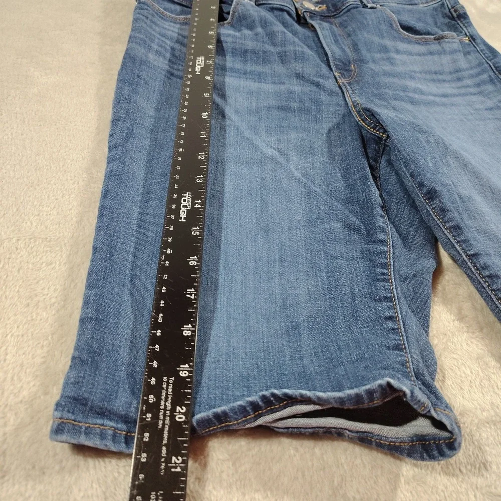 Levis Bermuda Jean Shorts Ladies 32/11 Blue Denim Outdoor Stretch Comfort Garden